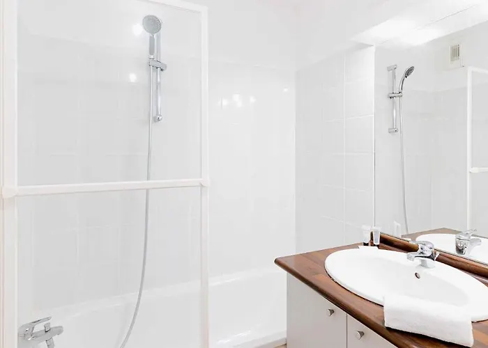 Madame Les Rives Marines Appart hôtel Le Teich